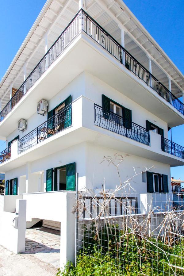 Ligia Waterfront Apartments Bagian luar foto