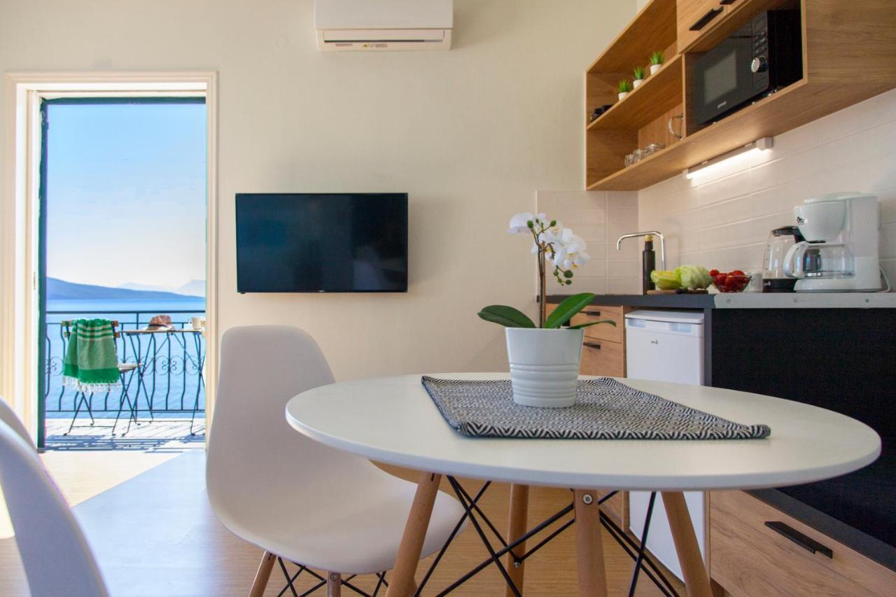 Ligia Waterfront Apartments Bagian luar foto