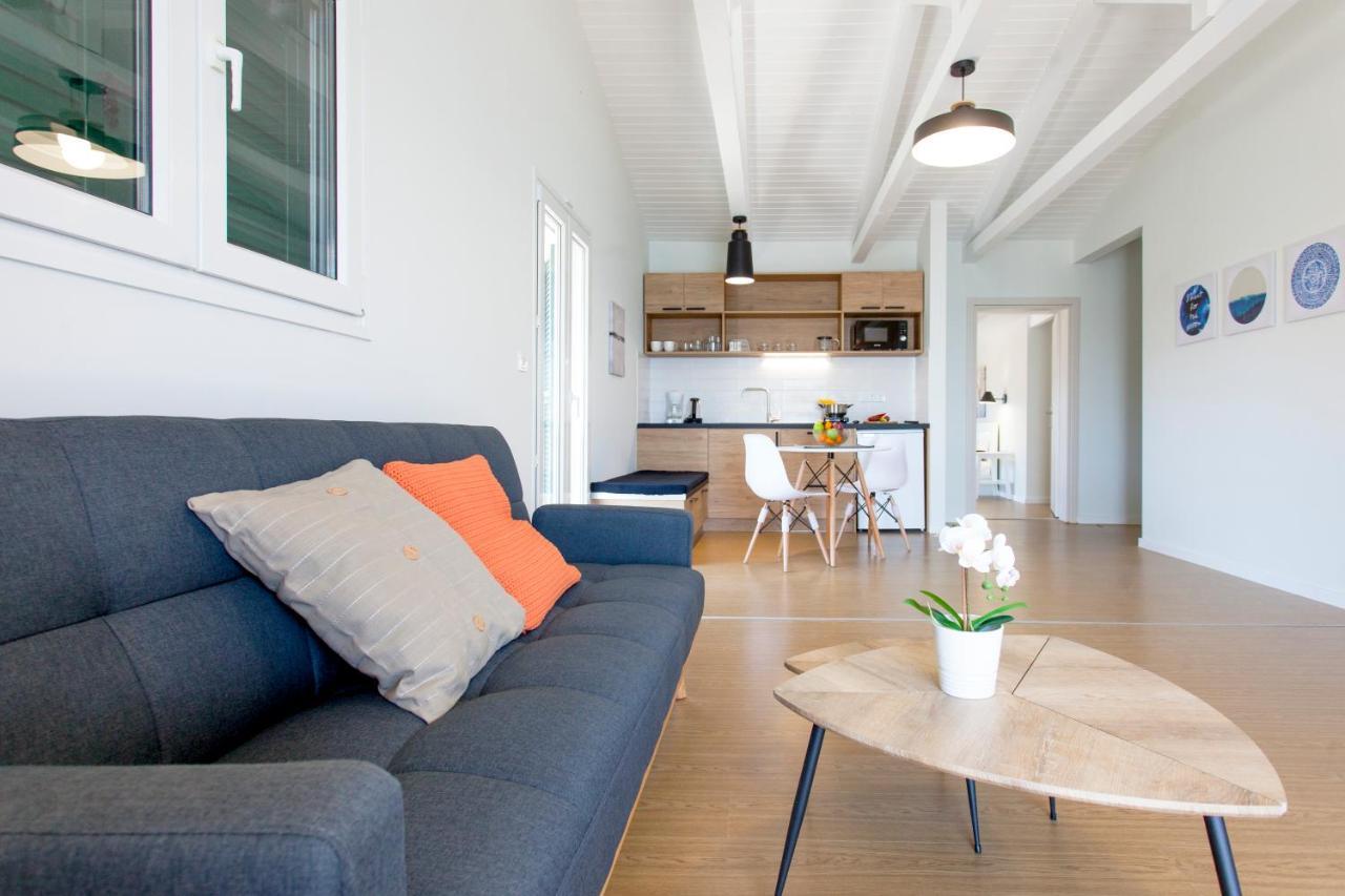 Ligia Waterfront Apartments Bagian luar foto