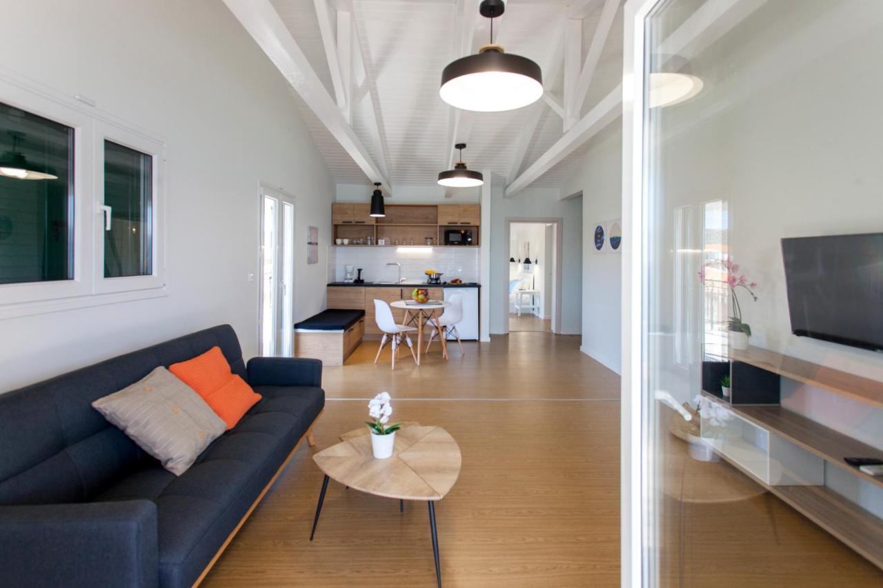 Ligia Waterfront Apartments Bagian luar foto